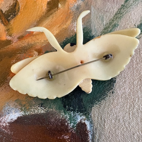 True vintage BAKELITE & Rhinestone Mothra Brooch, large, estate jewelry - Picture 4 of 7